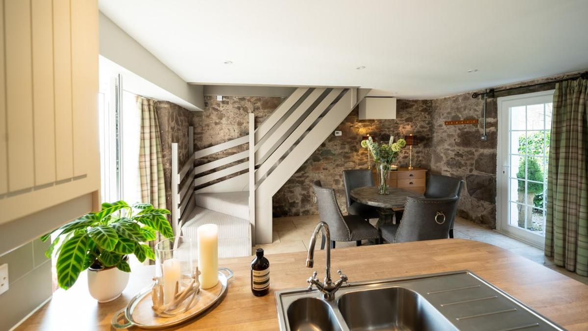 Farm stay Nether Glenny Farm